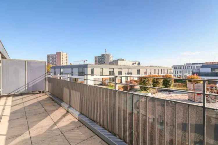 Großzügige 2-Zimmer-Penthousewohnung auf 59m² mit Balkon und EBK!