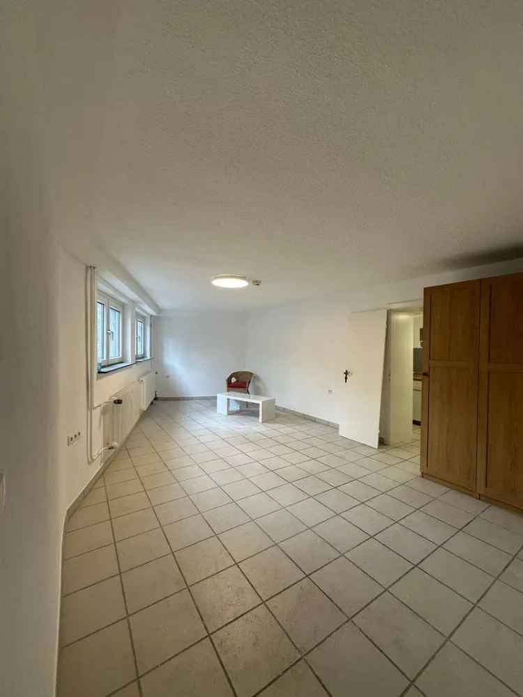 Modernisiertes Apartment im Souterrain – 1 Zimmer in Rheinnähe