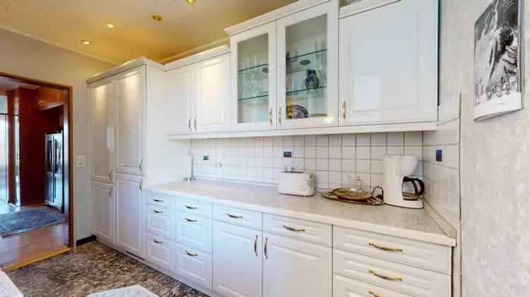 Charmante Zwei-Zimmer-Wohnung mit Balkon und Stellplatz in zentraler Lage