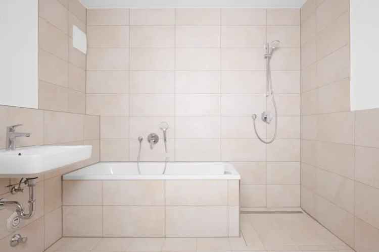 3-Zimmer-Wohnung mit eigenem Garten und großer Terrasse // WE02