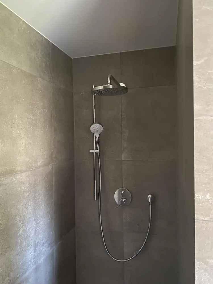 Sofort bezugsfertig 2.5 Zimmer Neubau in Top Lage