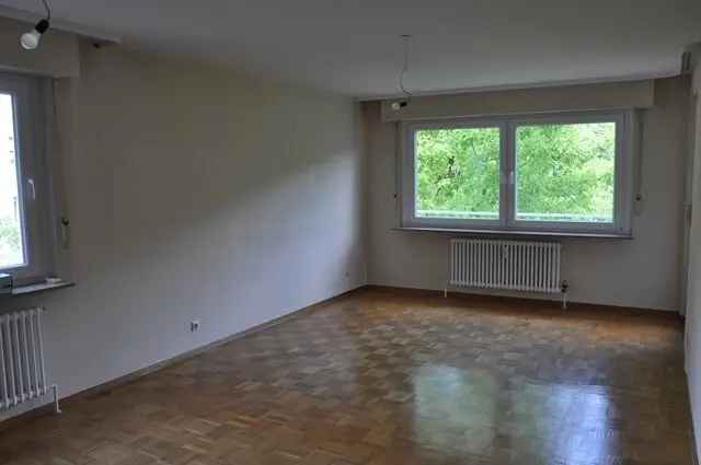 2-Zimmer-Wohnung mit Aufzug in S-Botnang!*Vom Balkon ins grüne blicken*