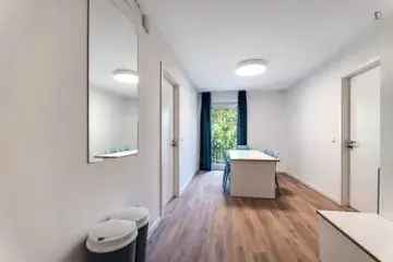 Wohnung (27.8 m²) zur Miete in Berlin (Wisbyer Straße 71, 10439 Berlin, Germany)