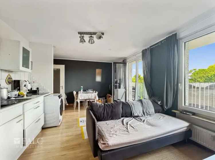 Moderne Etagenwohnung in Köln mit Balkon