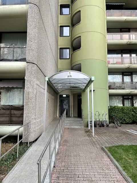 2-Zimmer-Wohnung in Köln-Junkersdorf mit Loggia und KFZ-Tiefgarage