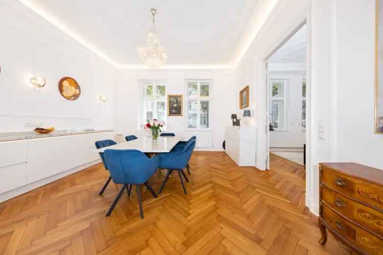 Stuckverzierte Decken und moderner Luxus – Ihr neues Zuhause in Wilmersdorf!