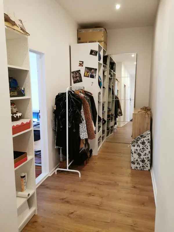 Wohnung tauschen 1 Zimmer gegen 2 Zimmer in Friedrichshain mit Balkon