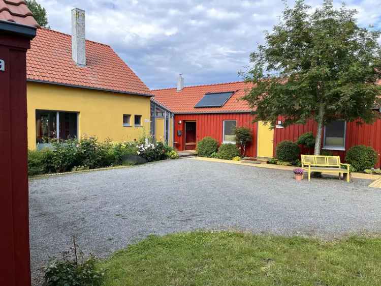 Traumhaftes Architekenhaus mit zwei Schwedenhäusern - privat