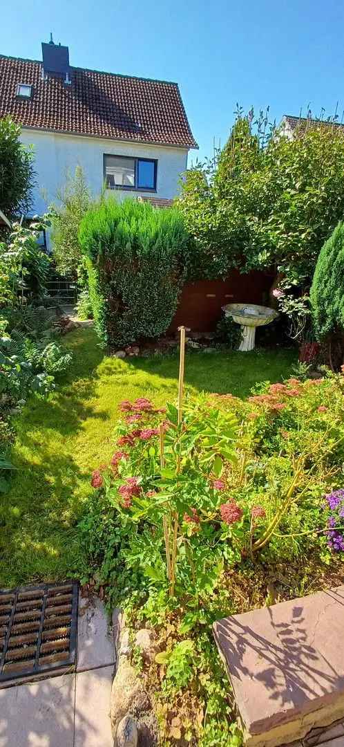 Familienfreundliches Reihenhaus mit Garten und mit optionaler Garage von Privat zu verkaufen