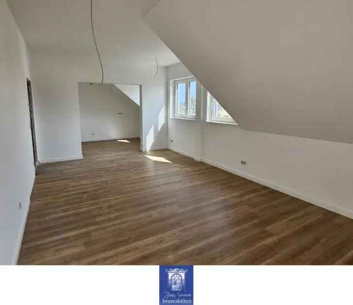 Vermietung Dachgeschosswohnung mit Loggia in schöner Lage