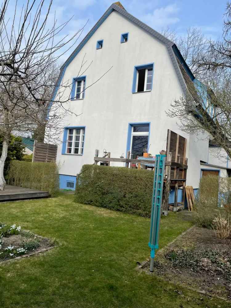 2,5 Zimmer Wohnung mit eigenem Garten