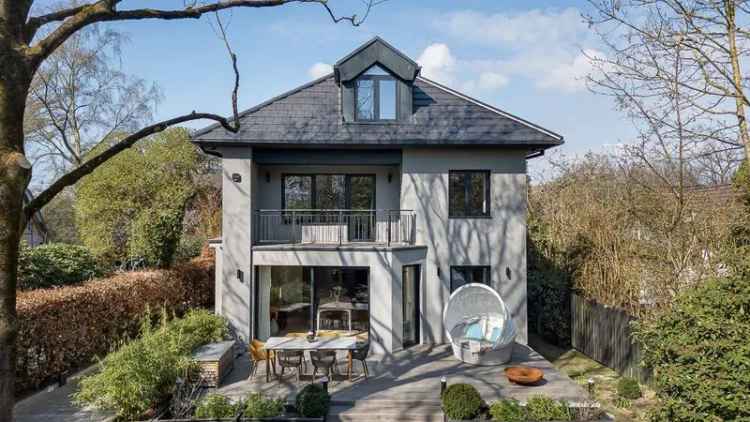 Kernsanierte Villa in exklusiver Lage der Elbvororte