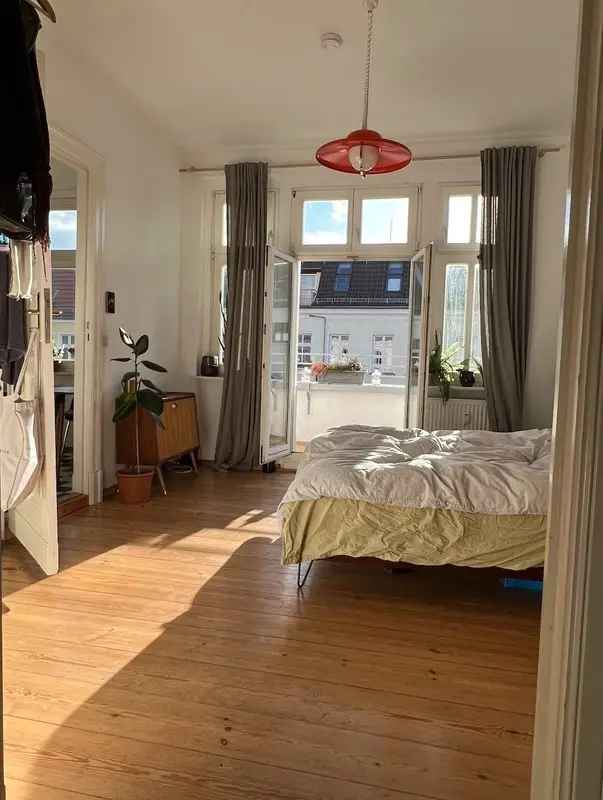 Wohnung Tausch 1-Zimmer Altbauwohnung Friedrichshain mit Balkon