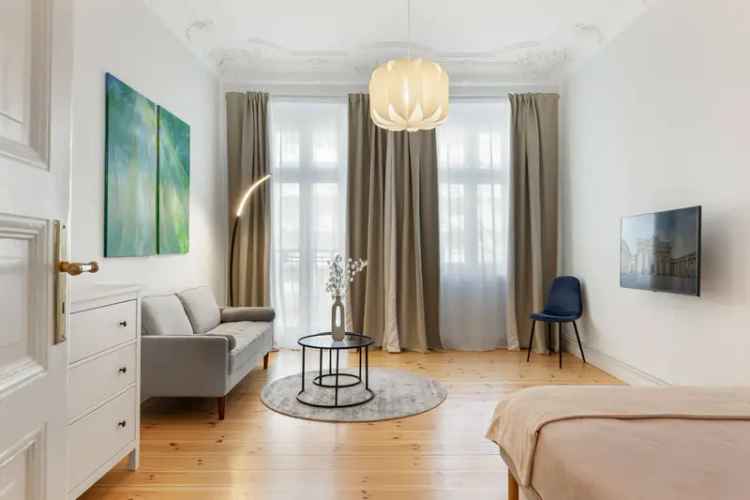 Attraktiver Altbau: Apartment in zentraler Lage von Berlin-Mitte