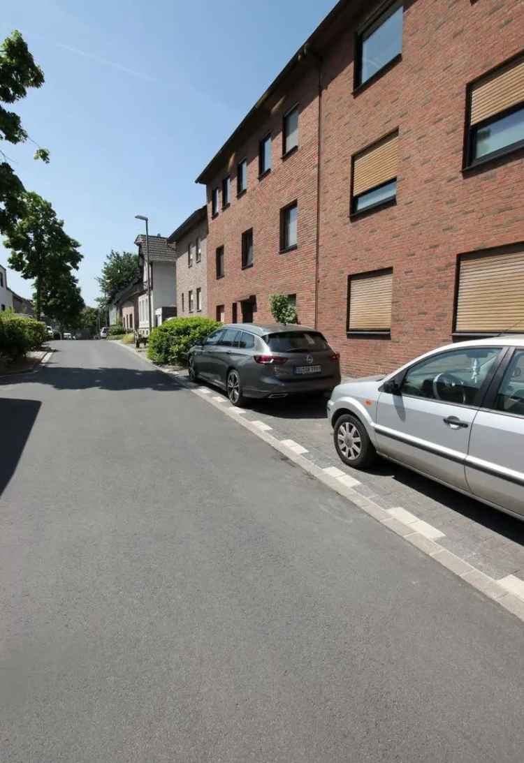 DU-Hochheide, Kreuzstr. 40, 2. OG, 103m², 3 Zi. K, D, Bad, Gäste-WC, gr. Terrasse mit Markise, Keller u. Garage