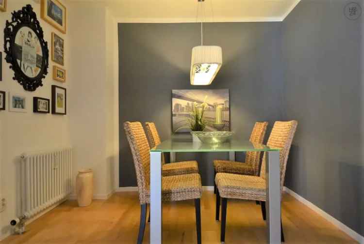 Schöne möblierte Wohnung mit lichtdurchfluteter Loggia