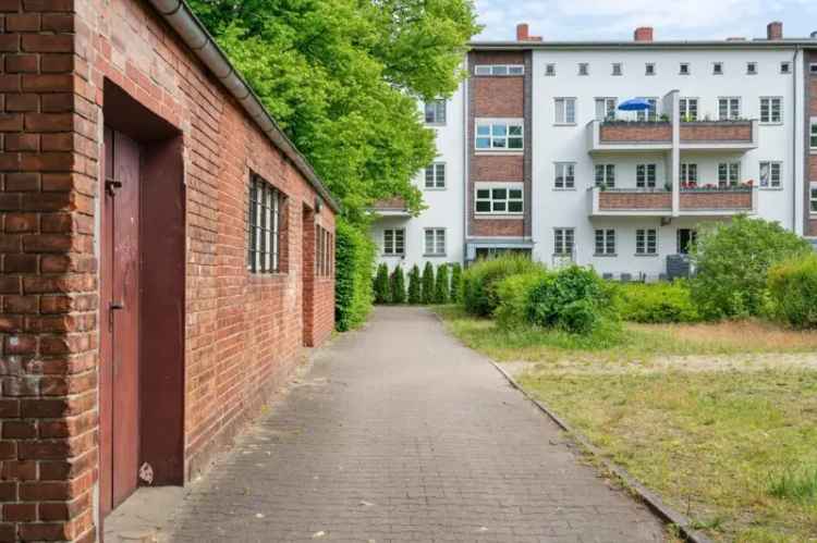 Vermietete Wohnung im denkmalgeschützten ‚Pfahler Block‘, 13403 Berlin