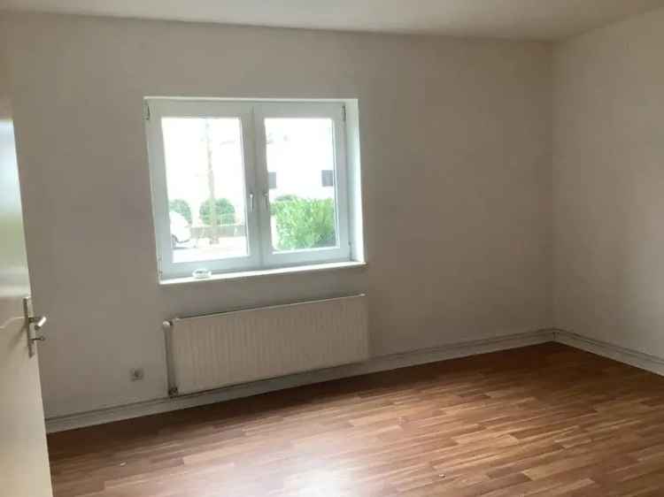 3-Zimmer-Erdgeschosswohnung mit großer Küche!