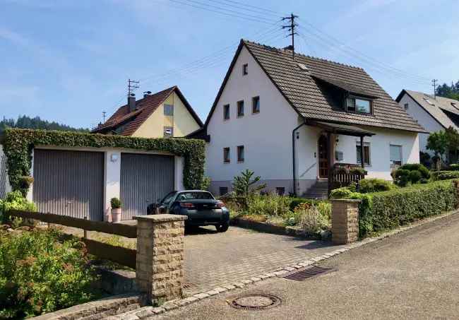 Zweifamilienhaus mieten Fichtenberg mit Garten und Doppelgarage