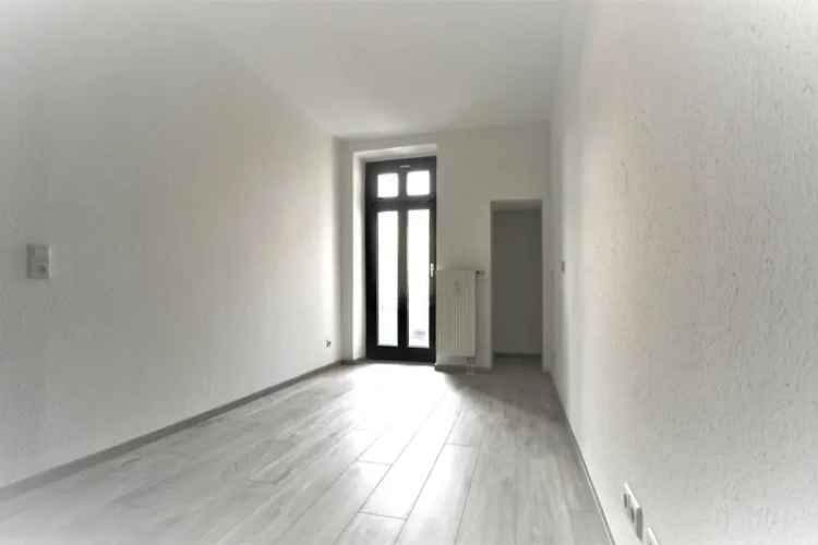 Stötteritz * 2,5-Raum-Wohnung * Balkon * 1.OG