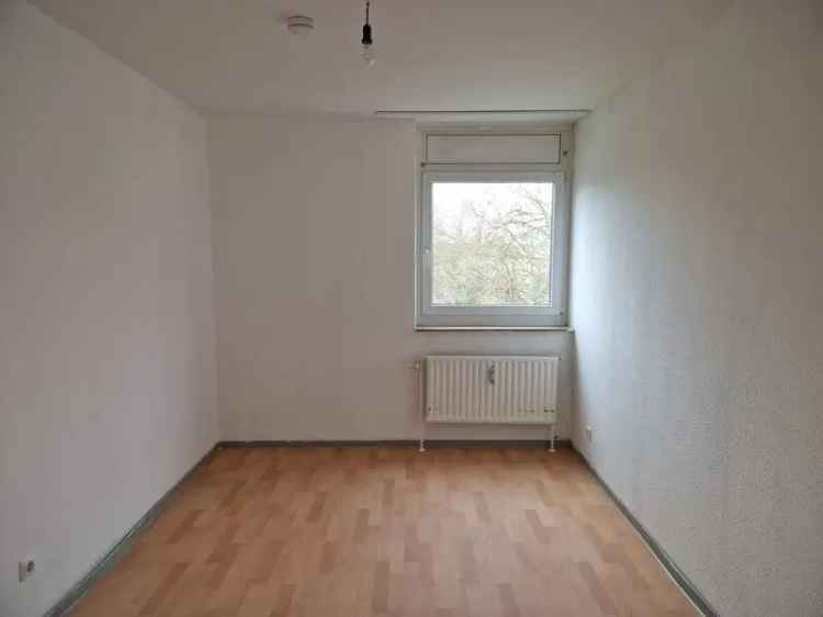 Moderne 3,5 Zimmer Wohnung mit Balkon WBS