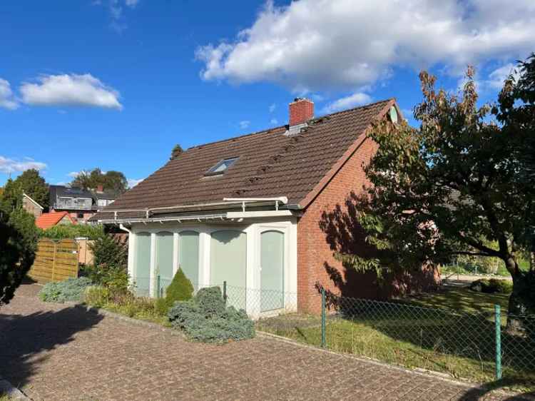 5-Zimmer-Einfamilienhaus mit Wintergarten und zwei Garagen