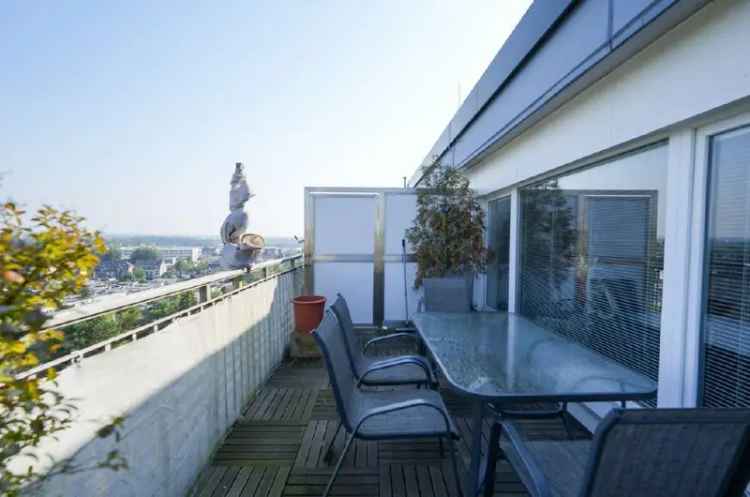 Penthouse mit Dachterrasse in Unterfeldhaus angrenzend zu Düsseldorf