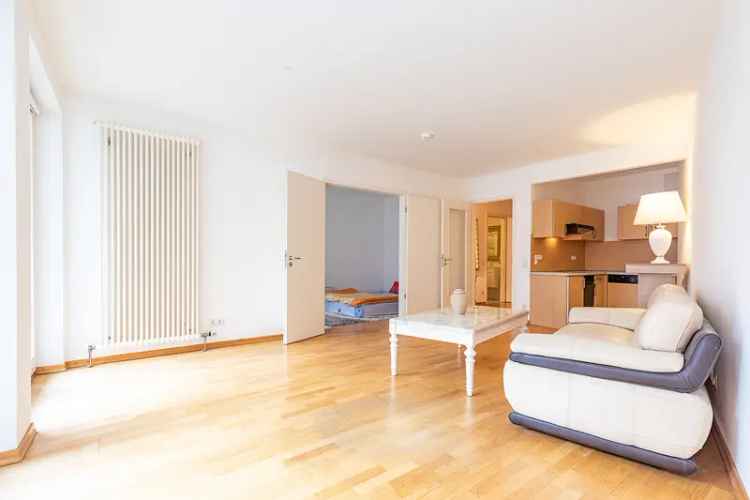 Lichtdurchflutetes City-Apartment am Tiergarten