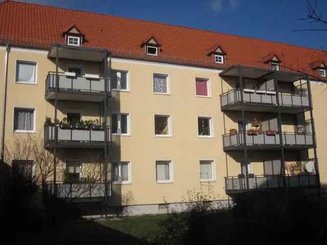 Renovierte 2 Zimmerwohnung mit Balkon gesucht? Wir haben sie!