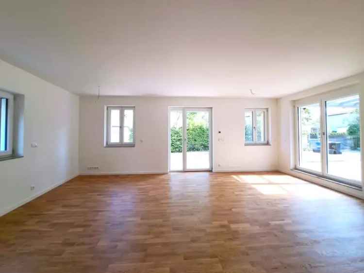 Saniertes Einfamilienhaus mit neu gebauter Einliegerwohnung in Südlage mit ca. 575 m²  Grund