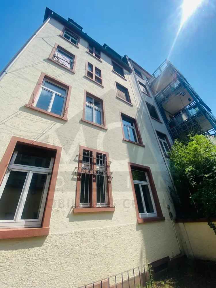 Zum Verkauf charmantes Mehrfamilienhaus mit großem Grundstück