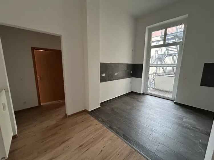 3-Zimmer Wohnung mit Balkon Stadtfeld Ost