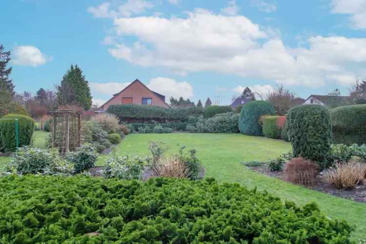 Familientraum: Schönes EFH mit großem Garten und Garage in ruhiger Stadtrandlage