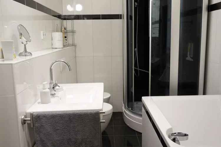 Stilvolle 3,5-Zimmer-Maisonette-Wohnung mit gehobener Innenausstattung in Düsseldorf