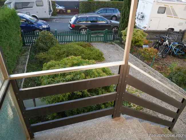 Kattenesch: RMH mit Potential. 6 Zimmer, 2 Bäder, Garten mit Terrasse. Nahe Klinikum Links d. Weser.