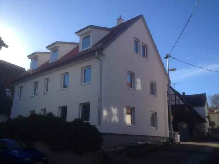 Sonnige 3-Zimmer Dachgeschoßwohnung in Weinstadt Strümpfelbach
