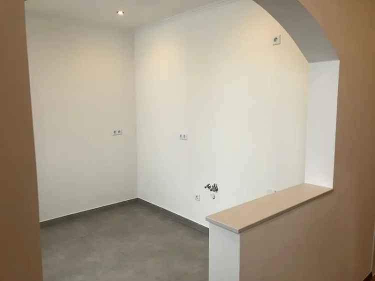 Exklusive 2,5 Zimmer Wohnung im Kernsanierten Mehrfamilienhaus