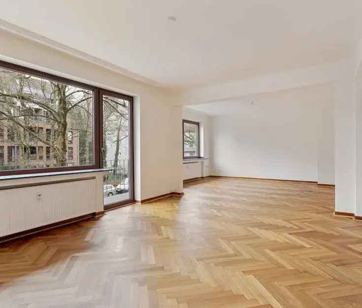 3 Zimmer Wohnung mit 2 Loggien und Stellplatz 110m²