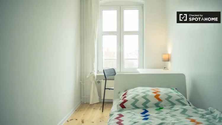 Gemütliches Zimmer in Wohnung mit 5 Schlafzimmern in Kreuzberg, Berlin