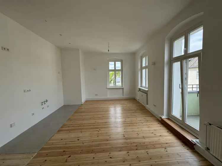 3-Zimmer Altbauwohnung mit Balkon sofort bezugsfrei