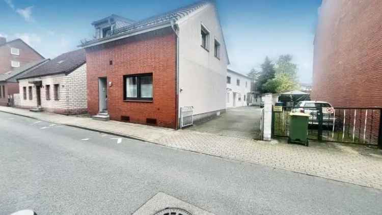 Attraktives Zweifamilienhaus mit Anbau in Oberhausen-Styrum