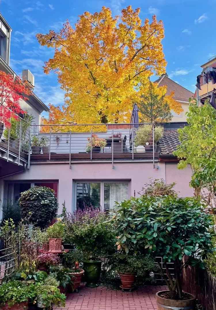 Aussergewöhnliche Maisonettewohnung in neuwertigem Zustand mit großer Südterrasse!