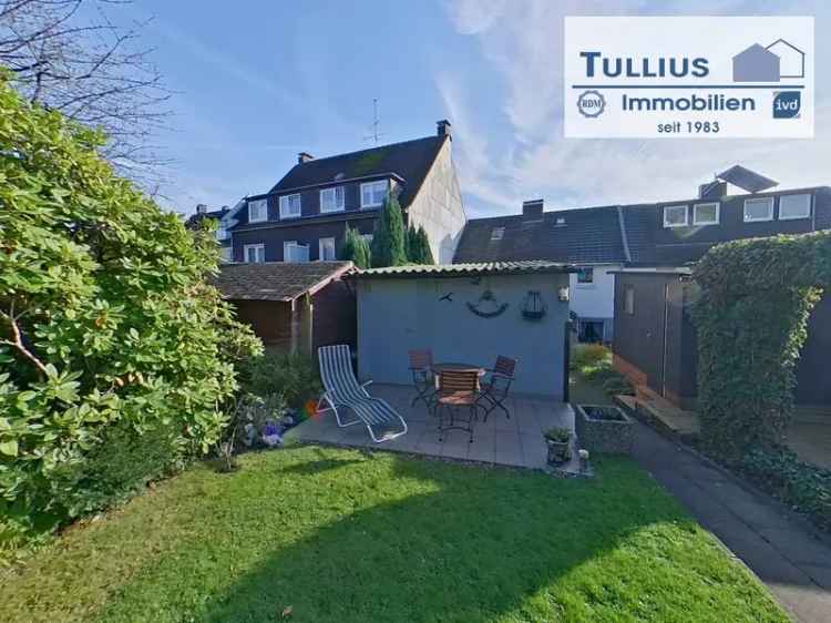 Reihenmittelhaus mit Terrasse und Garten in Essen-Borbeck