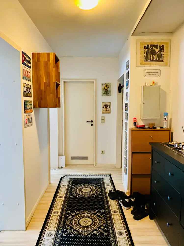 2 Zimmerwohnung mit Balkon und Stellplatz in Moabit zu verkaufen..