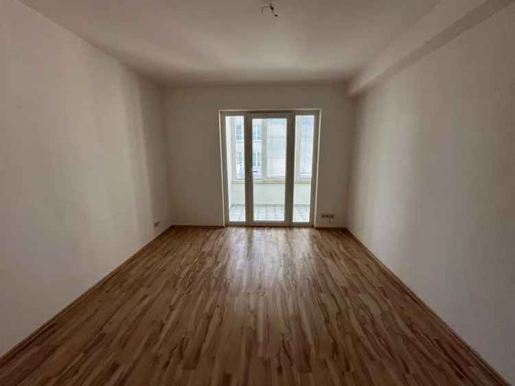 ***Charmante Wohnung über zwei Etagen mit Terrasse in Kladow***