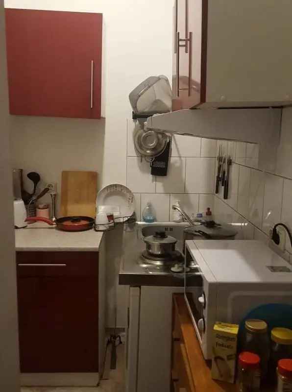 Studiowohnung Friedrichshain 30qm EG Hochbett Badewanne gute Anbindung