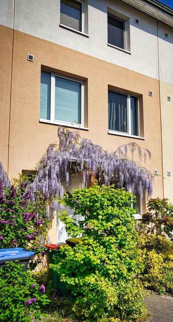 reserviert – RMH Bj. 2008 mit TOP Anbindung, Dachterrasse, Blick in’s Grüne