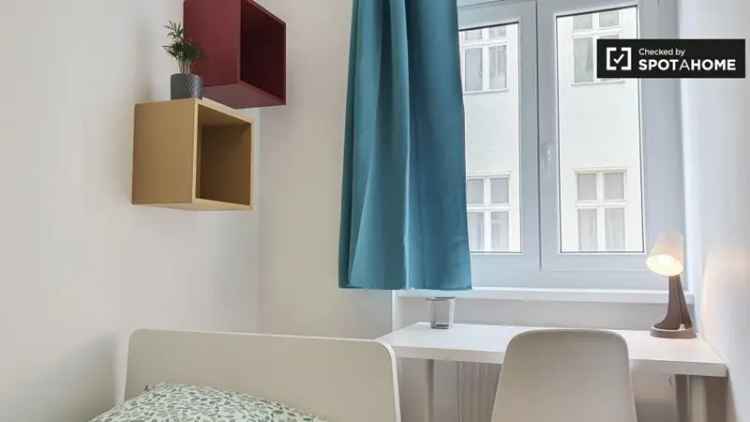 Zimmer zu vermieten in Wohnung mit 4 Schlafzimmern, Aldershof, Berlin