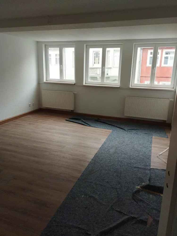 Tolle Wohnung, frisch renoviert inkl. Küche