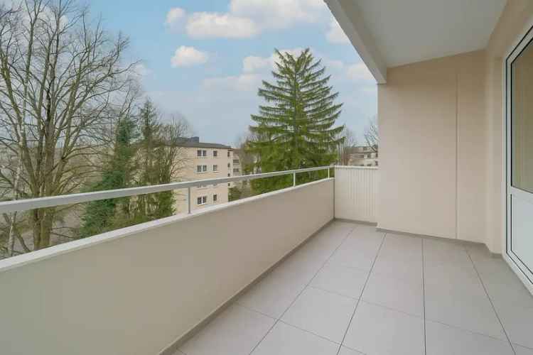*Sanierte 2-Zimmerwohnung mit Balkon, U-Bahn-Nähe, Küche inklusive - provisionsfrei*